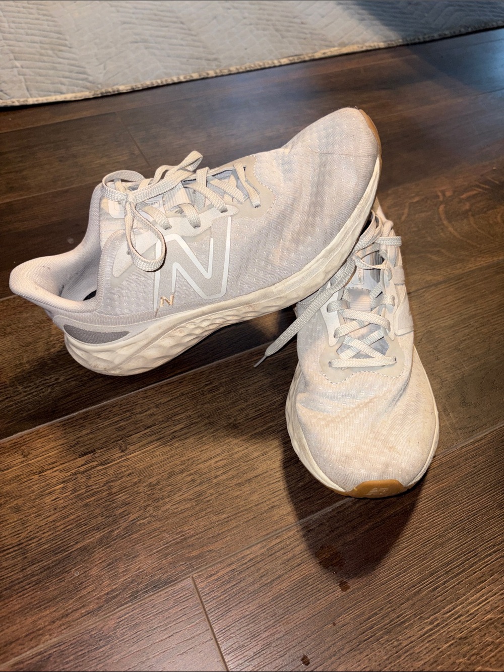 New Balance Women's Light Gray/White Athletic Running Shoes